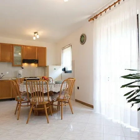 Roza-800m From The Beach Apartment Vodnjan